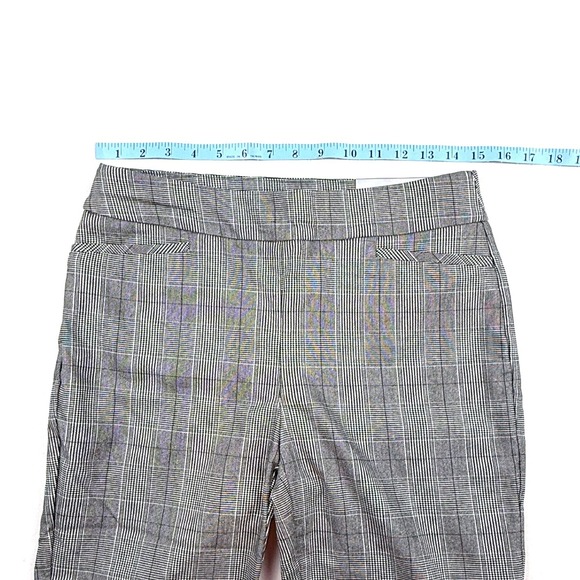 NEW Chicos So Slimming 360‎ Brigitte Slim Leg Pants Size 4R Pull-on Stretch - Picture 2 of 6